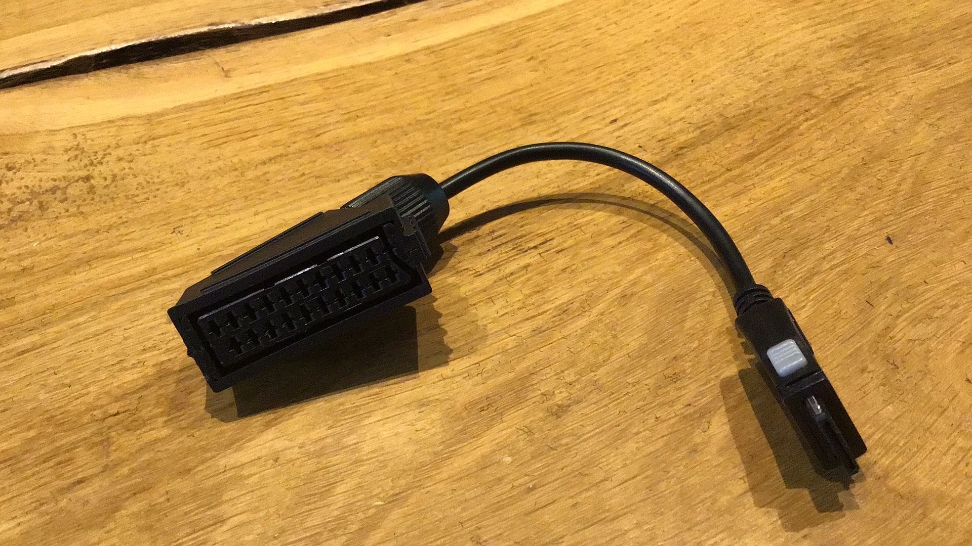 HAMA Samsung scart adapter voor Led-TV HDMI, Audio, Tv en Foto, Audiokabels en Televisiekabels, Ophalen, Zo goed als nieuw, Minder dan 2 meter