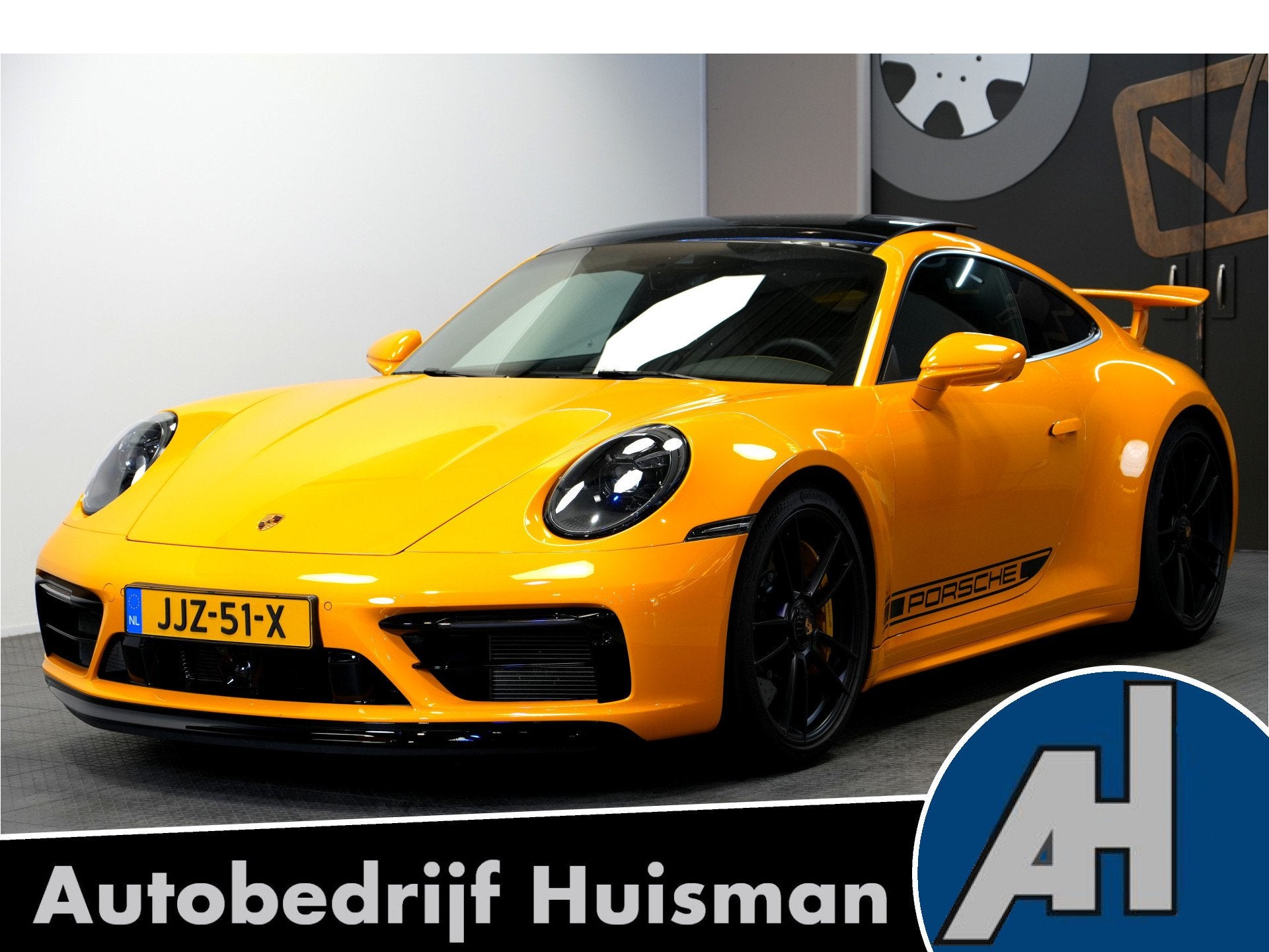 Porsche 911 3.0 Carrera 4 GTS 353kW/480pk Aut8 PCCB + PTS SI, Automaat, Gebruikt, Met garantie (alle), Vierwielaandrijving