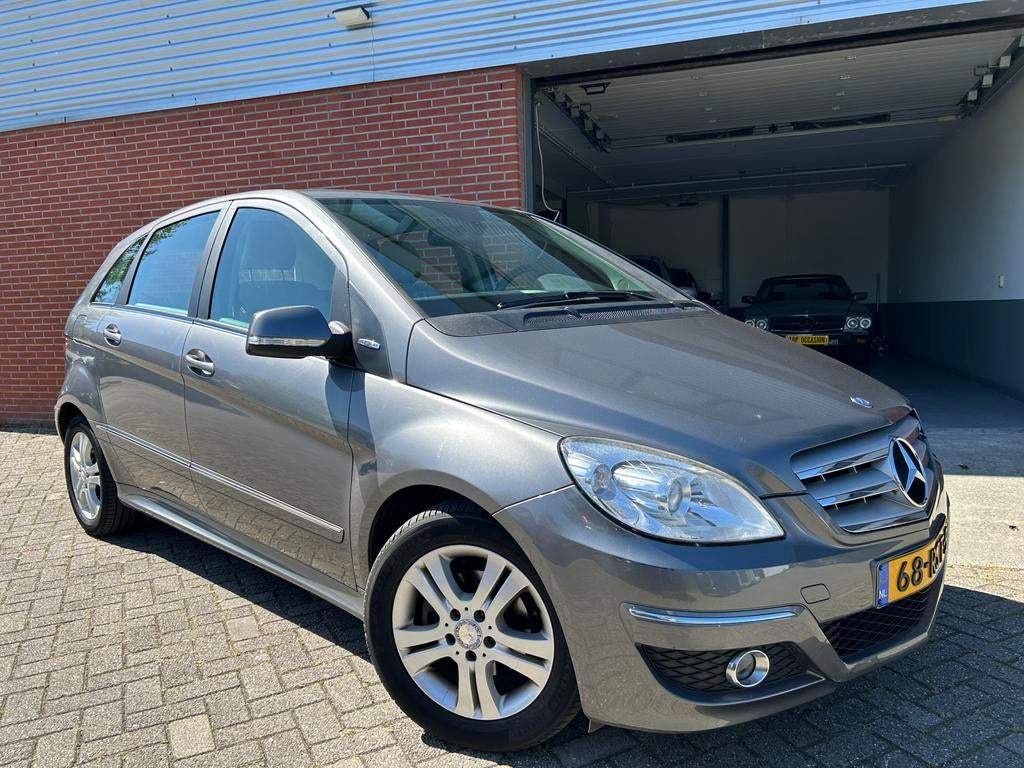 Slechts 52.000 km&NAP 1e eigen Mercedes-Benz B160 5DRS 2011, Auto's, Mercedes-Benz, Voorwielaandrijving, Stof, 1498 cc, Huisgarantie