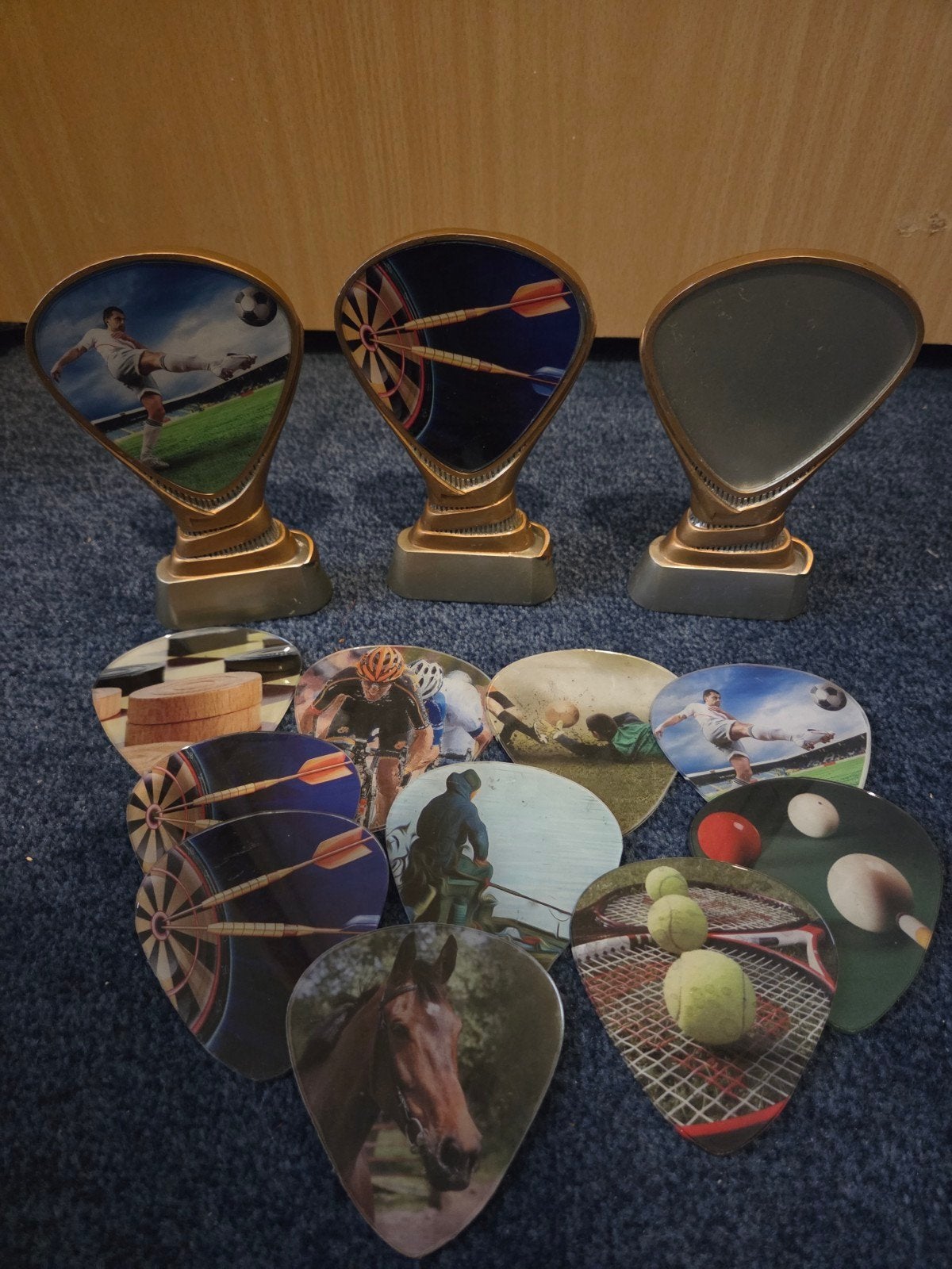 Diverse sportprijzen en bokalen van glas en kunststof, Sport en Fitness, Overige Sport en Fitness, Ophalen of Verzenden, Nieuw