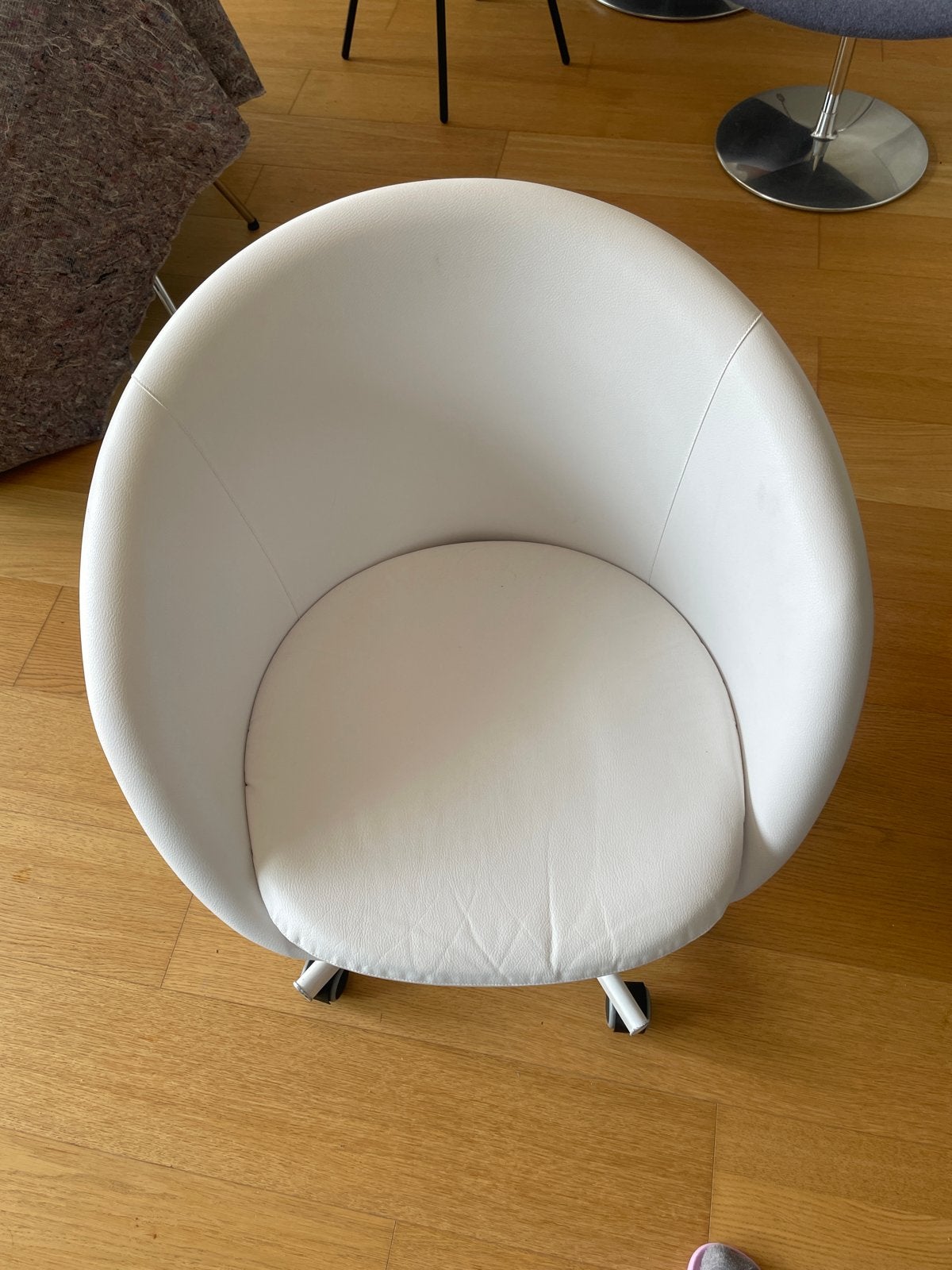 Ikea bureaustoel wit met wieltjes, Ophalen, Kunststof, Gebruikt, Wit