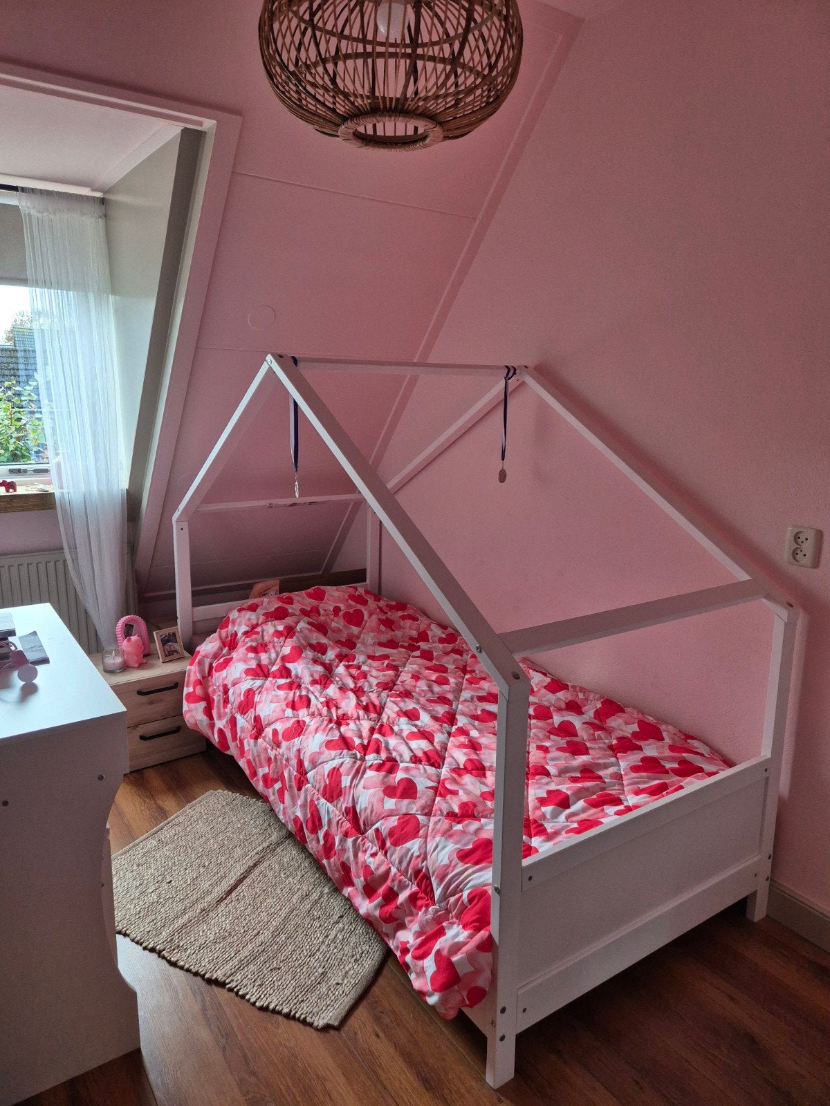 Eenpersoons huisbed met kleine gebruikerssporen, Ophalen, Gebruikt, 90 cm, Eenpersoons