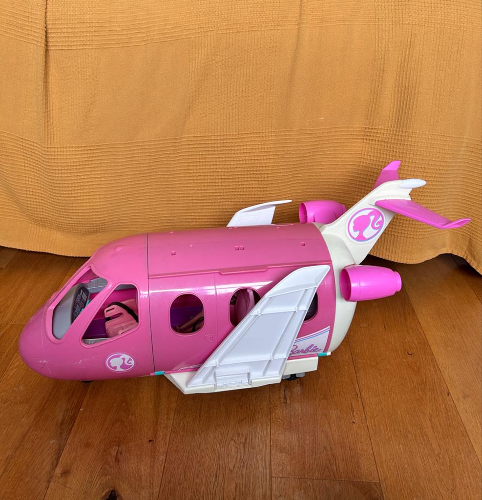 Barbie vliegtuig en honden speelset, Kinderen en Baby's, Speelgoed | Poppen, Ophalen, Gebruikt, Barbie