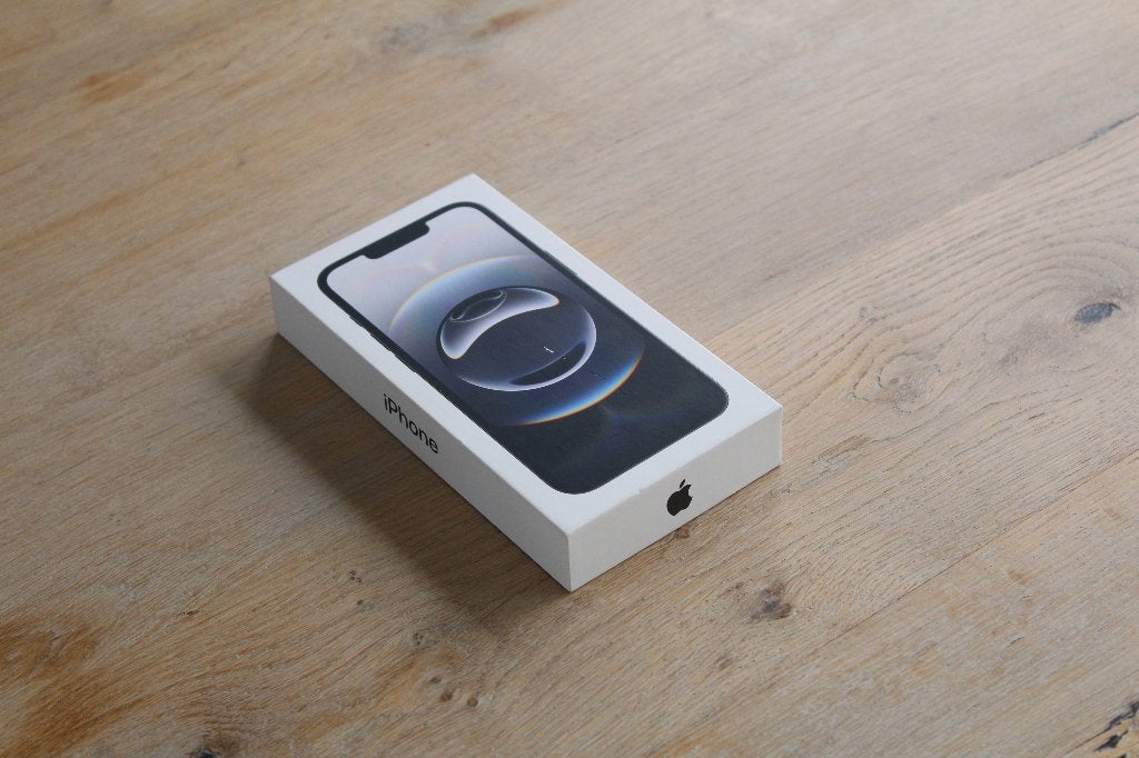 Apple iPhone 16e - 128GB - Zwart | Garantie | Batterij 100%, Telecommunicatie, Mobiele telefoons | Apple iPhone, Apple, Zwart