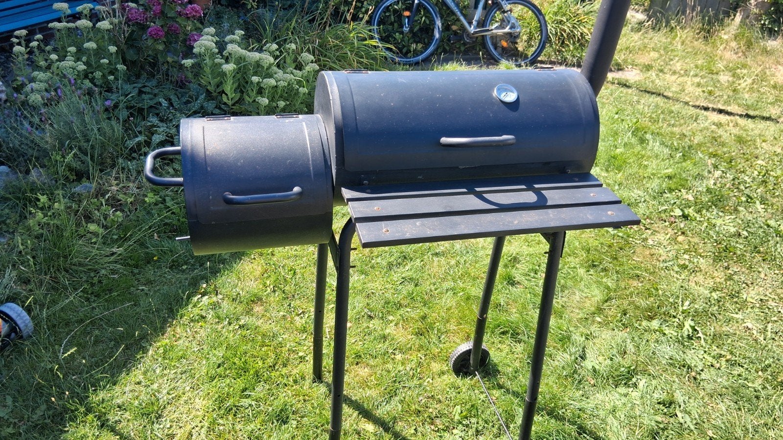 Gebruikte Smoker BBQ met Thermometer en Wielen, Ophalen, Gebruikt
