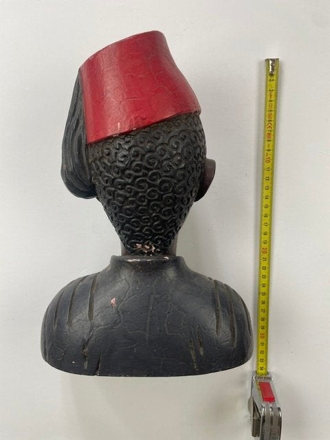 19 eeuwse/begin 20 eeuwse buste van hout van jongen met fez, Antiek en Kunst, Ophalen of Verzenden