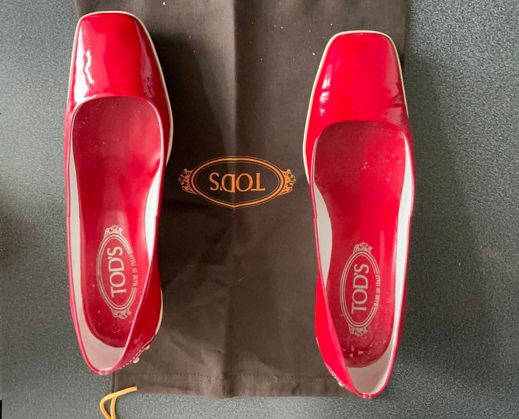 Lak Lederen TOD’S  Pumps., Ophalen of Verzenden, Zo goed als nieuw, Rood