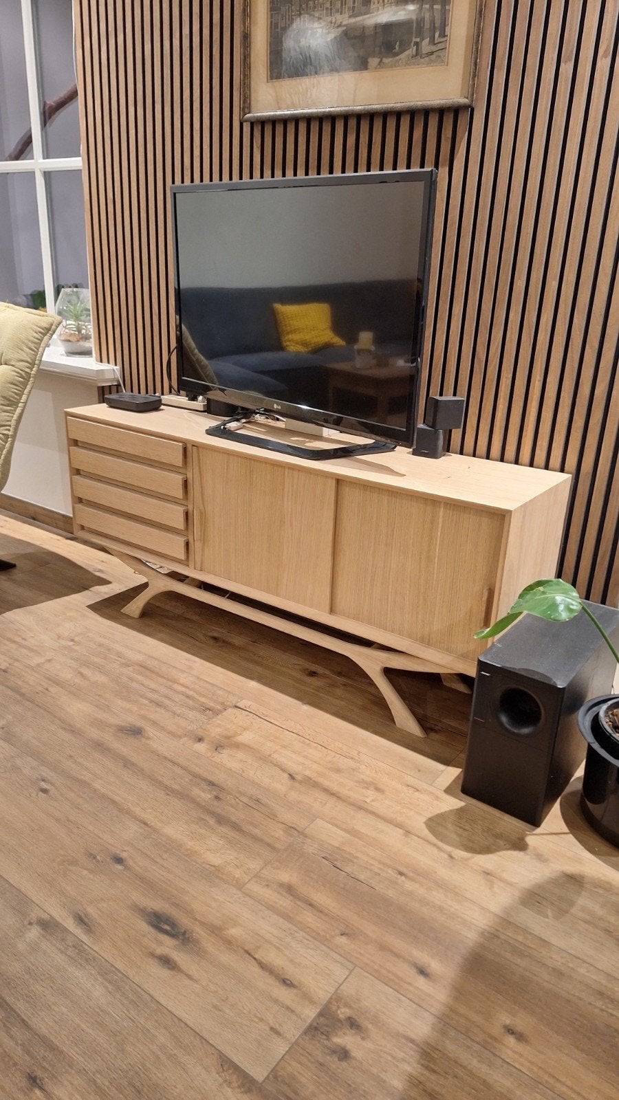 Nieuwe handgemaakt Eiken TV-meubel  met Zwaluwstaarten, Ophalen, 100 tot 150 cm, Jaren 80, Eikenhout