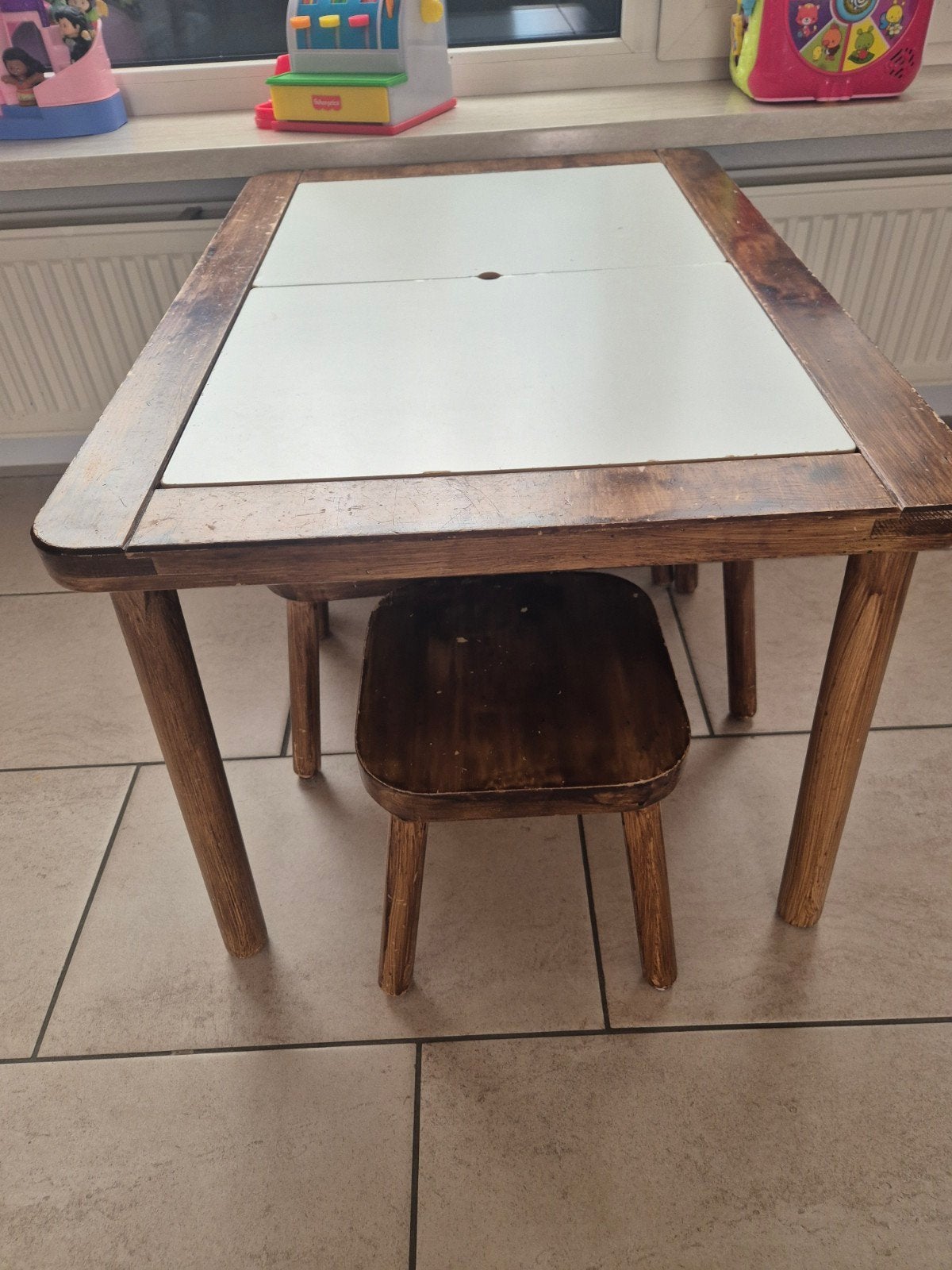 kinderen tafel met 5 krukjes, Ophalen of Verzenden, Gebruikt