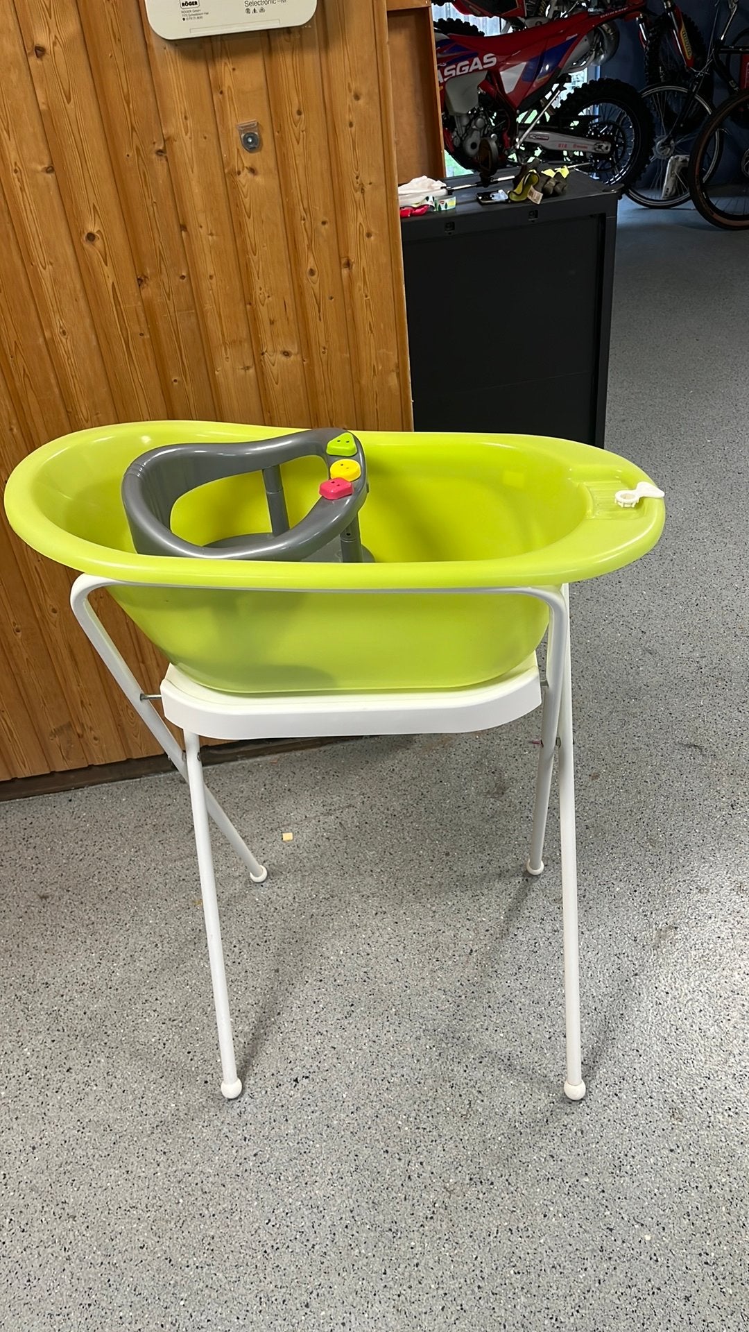 Gratis Babybadje met standaard, Ophalen, Overige typen, Zo goed als nieuw, Bébé-jou