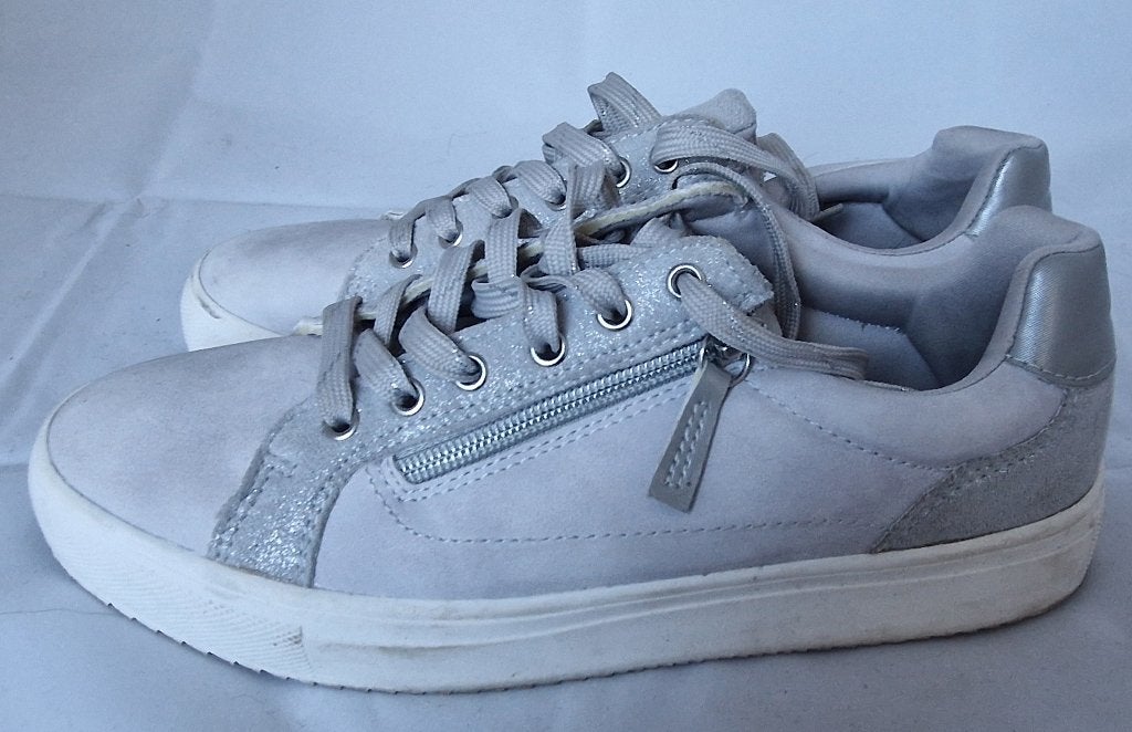 Grijs/ zilveren schoenen maat 39, Ophalen, Sneakers of Gympen, Grijs, Gedragen