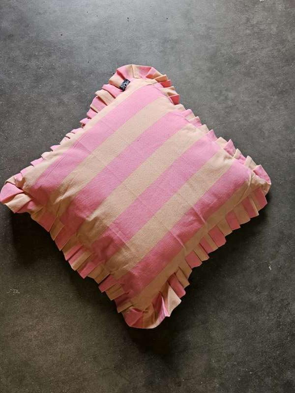 kussen ``WOONWINKEL RUSTIEK``, Ophalen of Verzenden, Nieuw, Roze, Vierkant