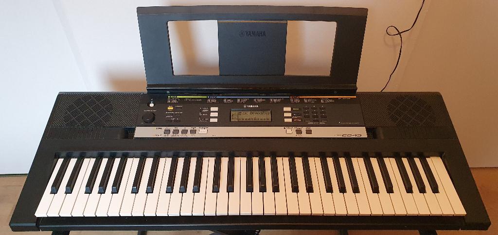 Keyboard Yamaha PSR-E243 piano Midi keyboard, Ophalen, 61 toetsen, Zo goed als nieuw, Midi-aansluiting