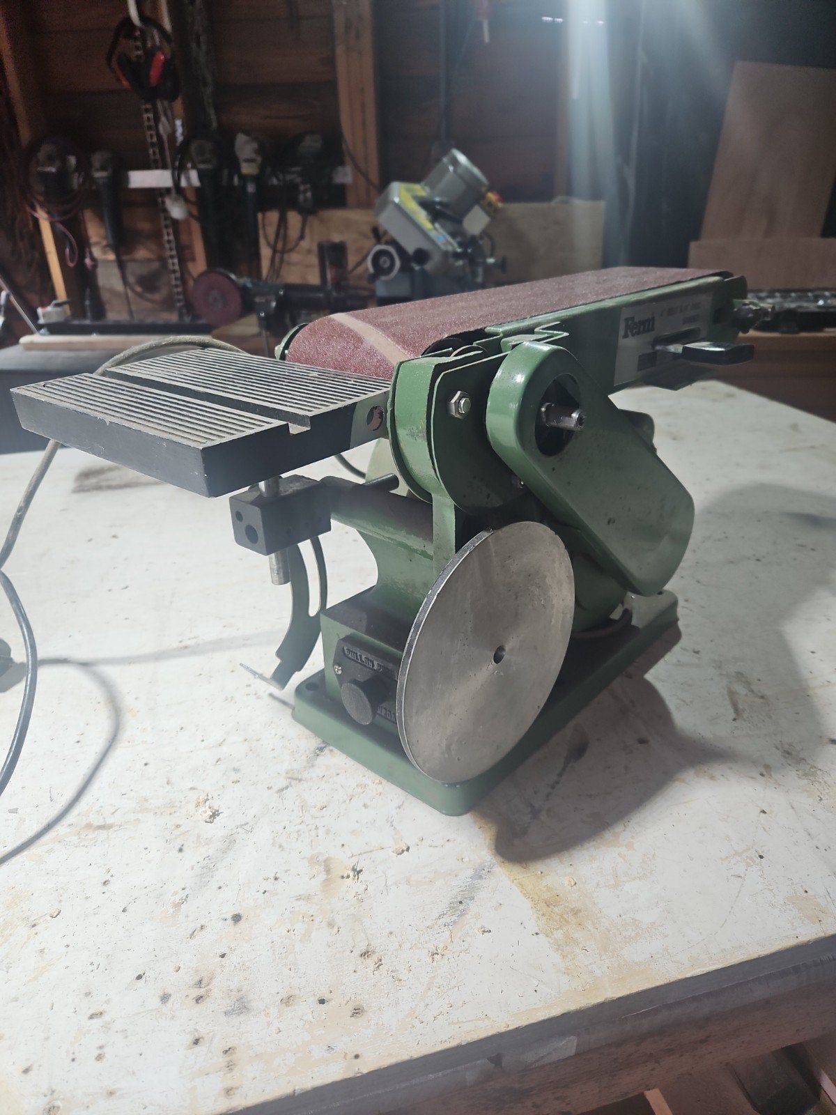 Bandschuurmachine met schuurbanden, Doe-het-zelf en Verbouw, Gereedschap | Schuurmachines, Ophalen of Verzenden, Gebruikt, Minder dan 600 watt