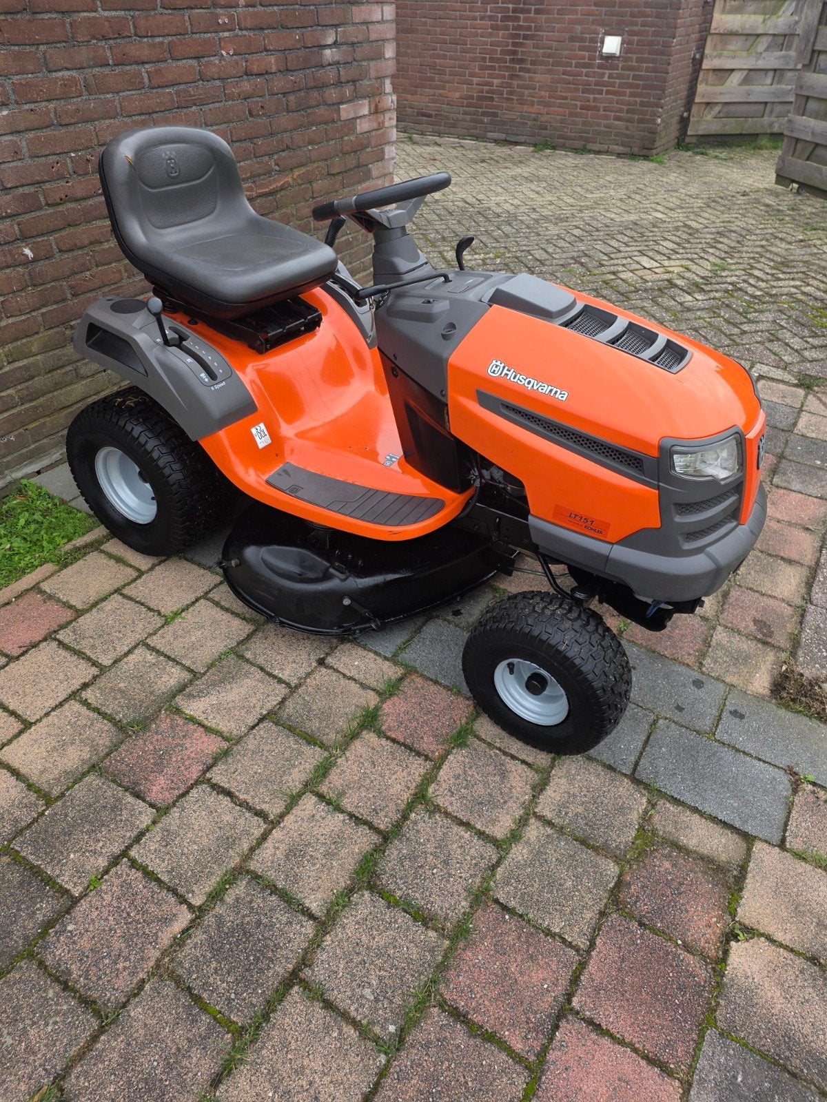 Husqvarna LT151 Zitmaaier - Kohler Courage 15 Motor, Tuin en Terras, Ophalen of Verzenden, Gebruikt, Husqvarna, Versnellingen