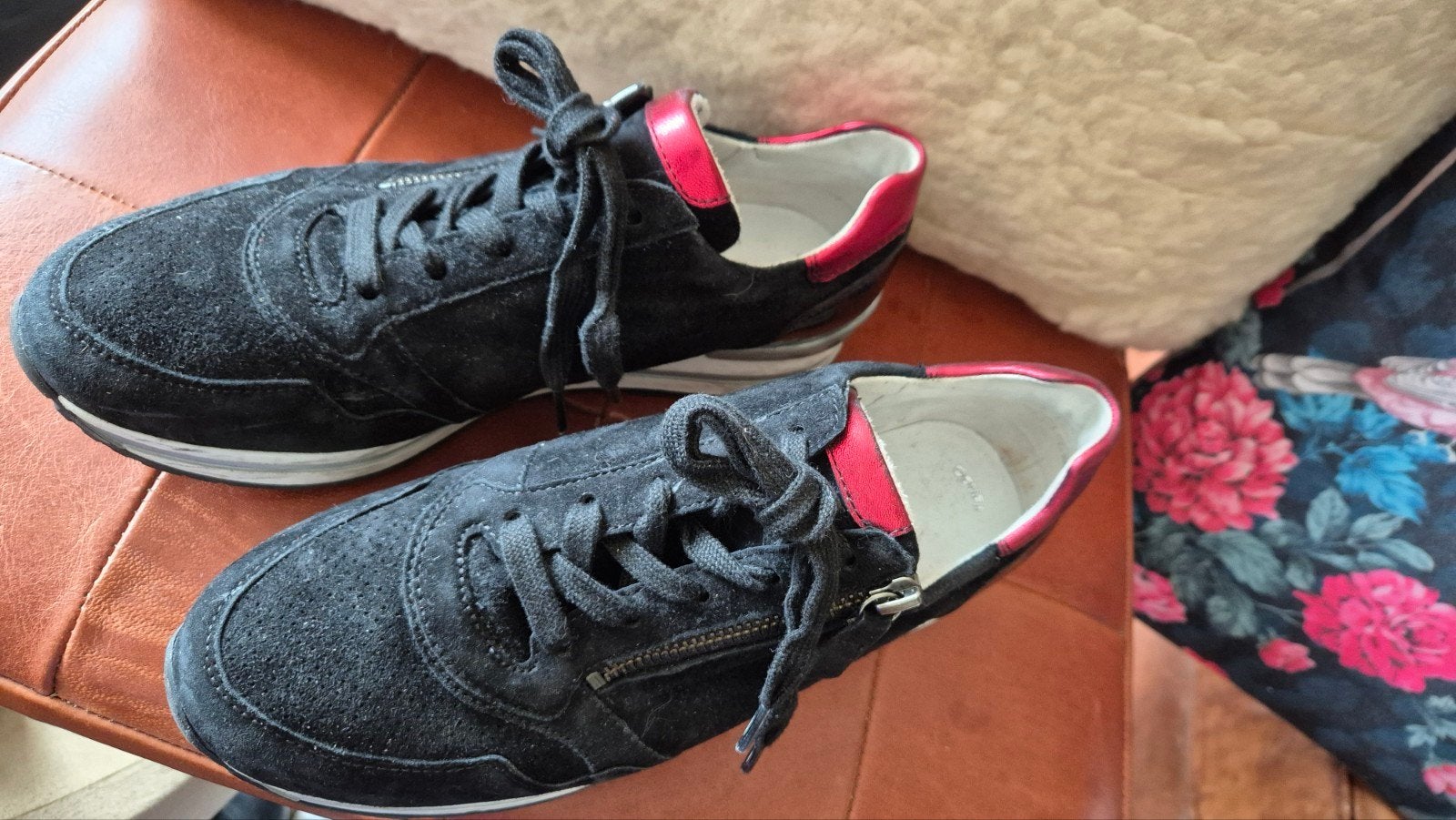 Gabor zgan sneakers leer mt 38,5 H zwart metalic rood, Kleding | Dames, Schoenen, Zwart, Gabor, Ophalen of Verzenden, Sneakers of Gympen