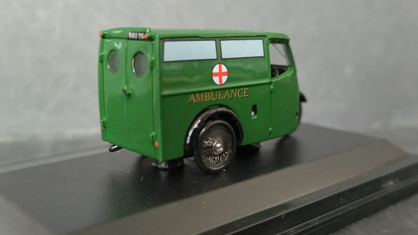 Tricycle Van Ambulance 1:76 Oxford Diecast, Auto, Verzenden, ., Nieuw