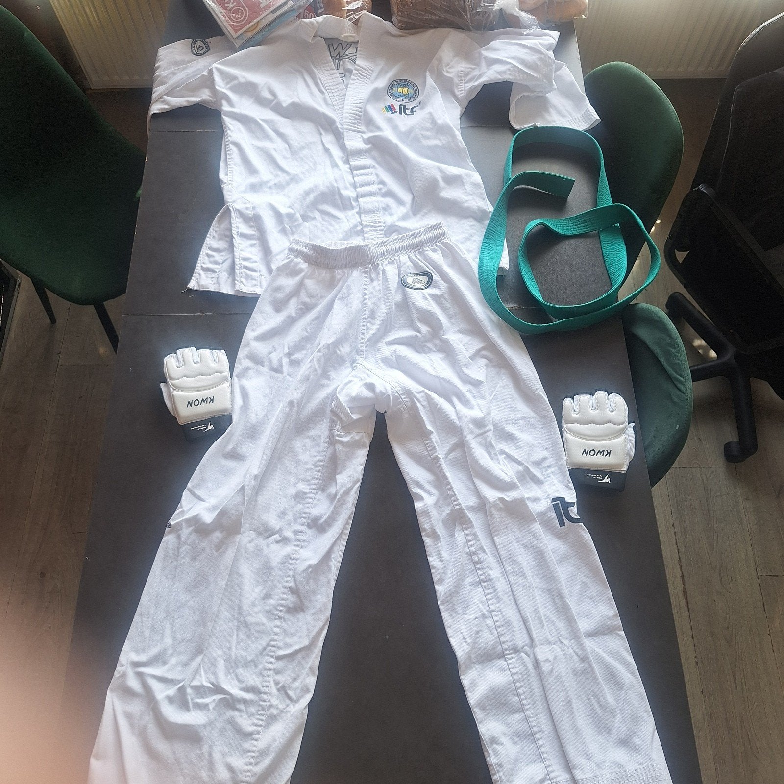 Taekwondo set - pak, bescherming en handschoenen, Maat M, Ophalen