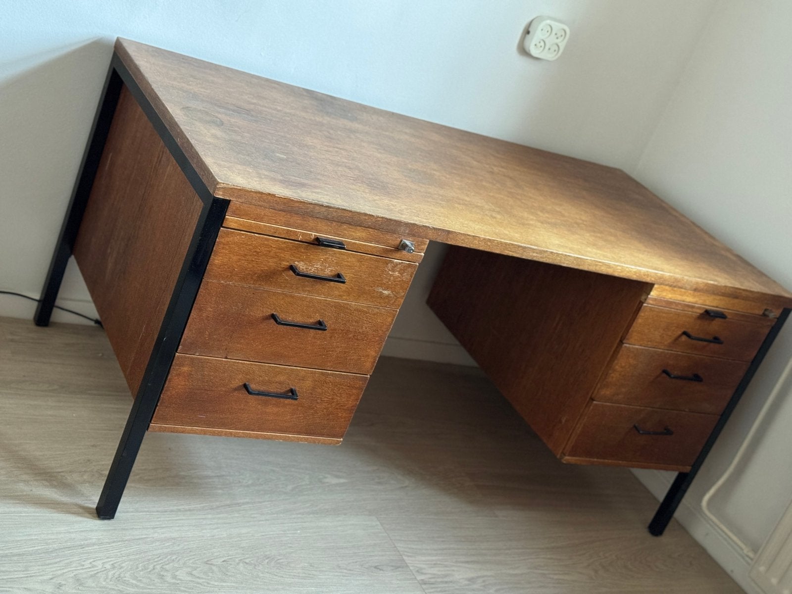 Bureau Pastoe / Cees Braakman, Ophalen, Gebruikt