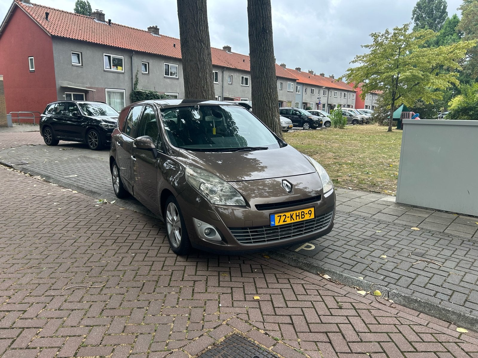 Renault Grand Scenic 1.4 TCE 7P 2009 Bruin, Voorwielaandrijving, 4 cilinders, Bruin, 7 stoelen