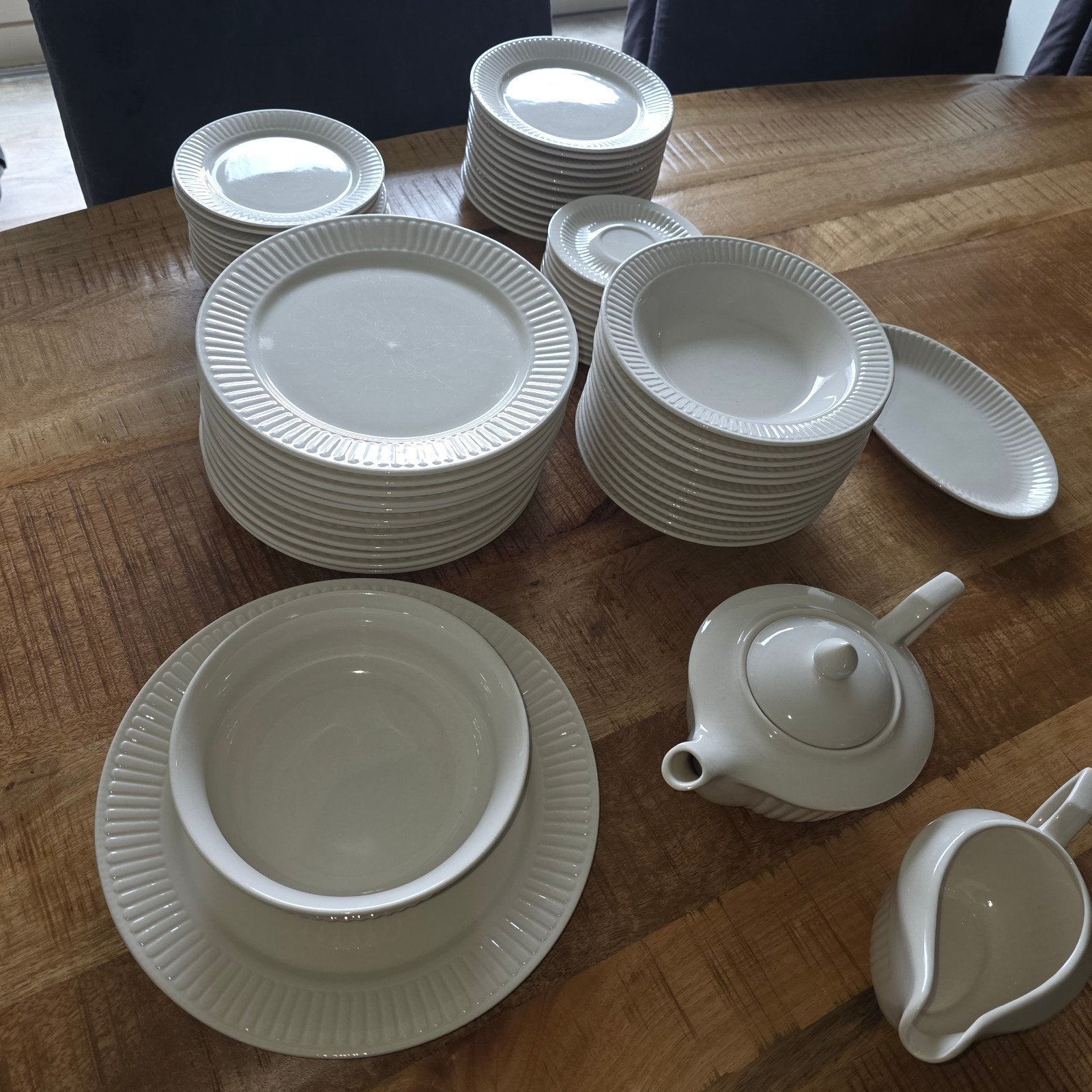 12 delig servies wit, Antiek en Kunst, Antiek | Servies compleet, Ophalen of Verzenden
