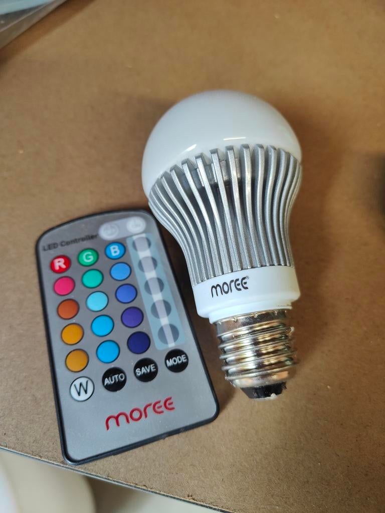 Moree E27 LED Kleuren Lamp met Afstandsbediening, 30 tot 60 watt, Led-lamp, Zo goed als nieuw, E27 (groot)