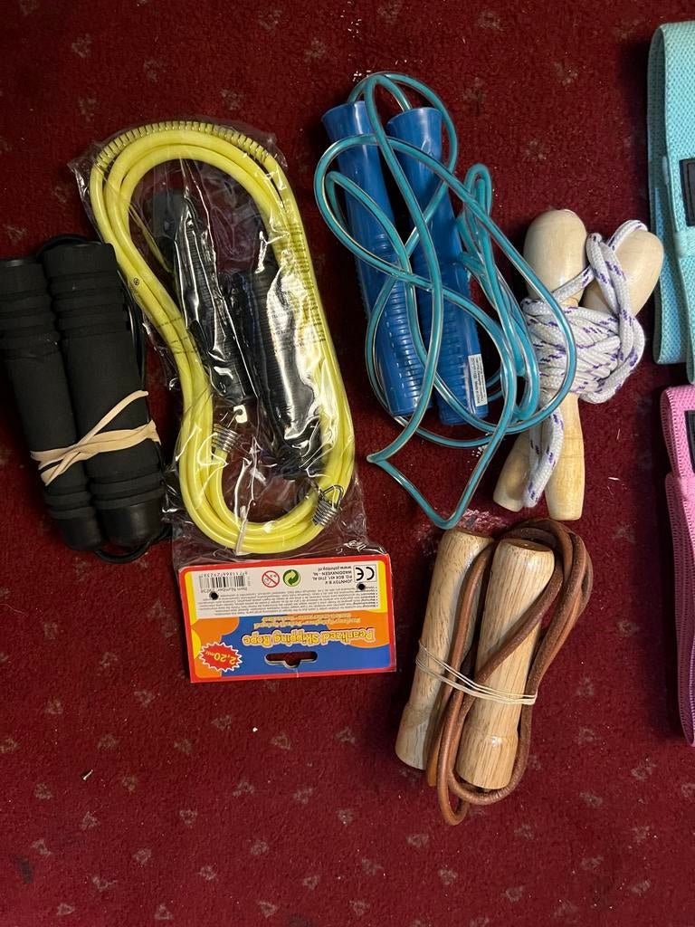Springtouwen en weerstandsbanden set, Sport en Fitness, Fitnessmaterialen, Ophalen of Verzenden, Zo goed als nieuw, Armen, Weerstandband