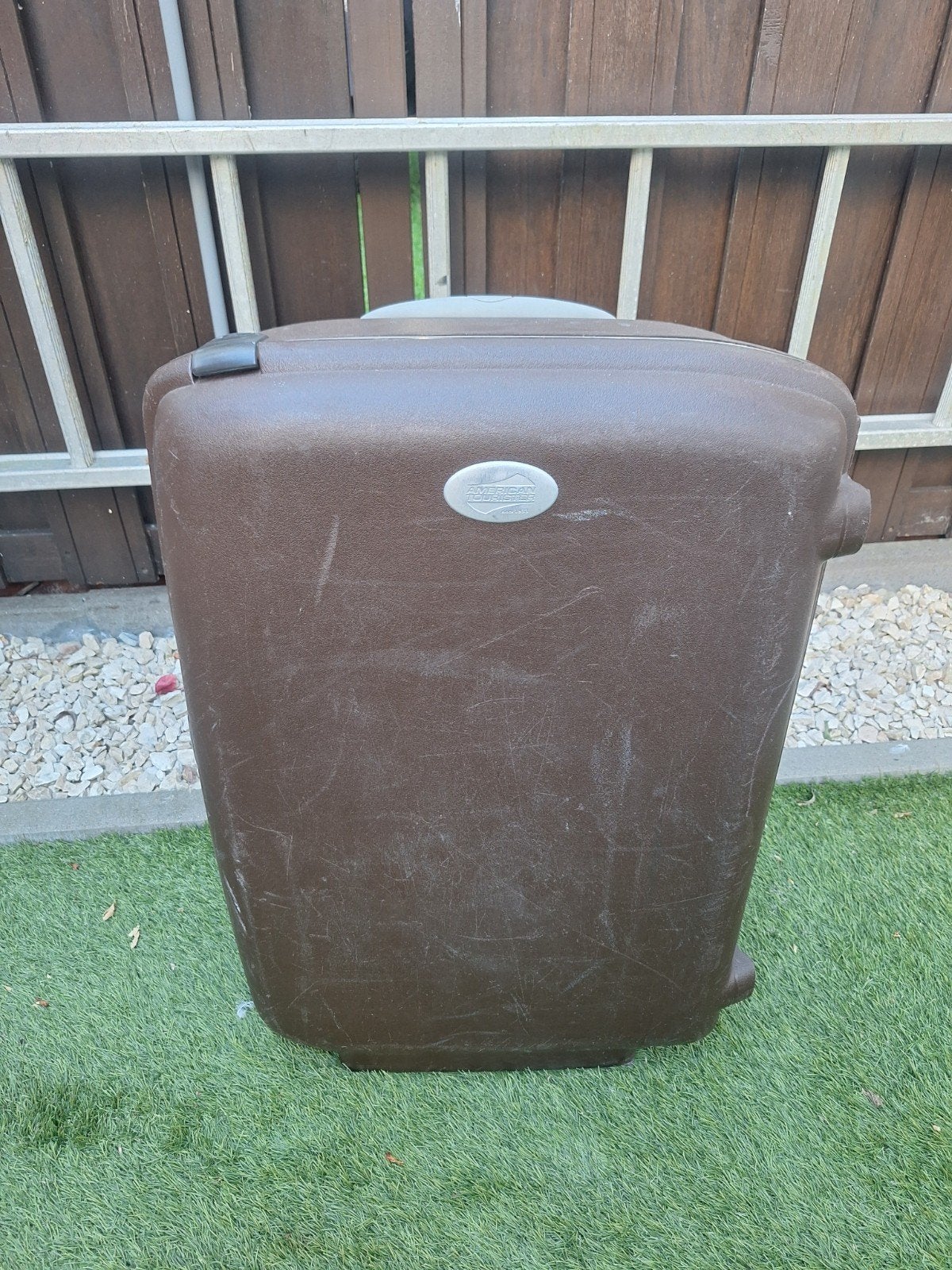 Bruine American Tourister Koffer, Sieraden, Tassen en Uiterlijk, Koffers, Wieltjes, Gebruikt, Hard kunststof, 35 tot 45 cm