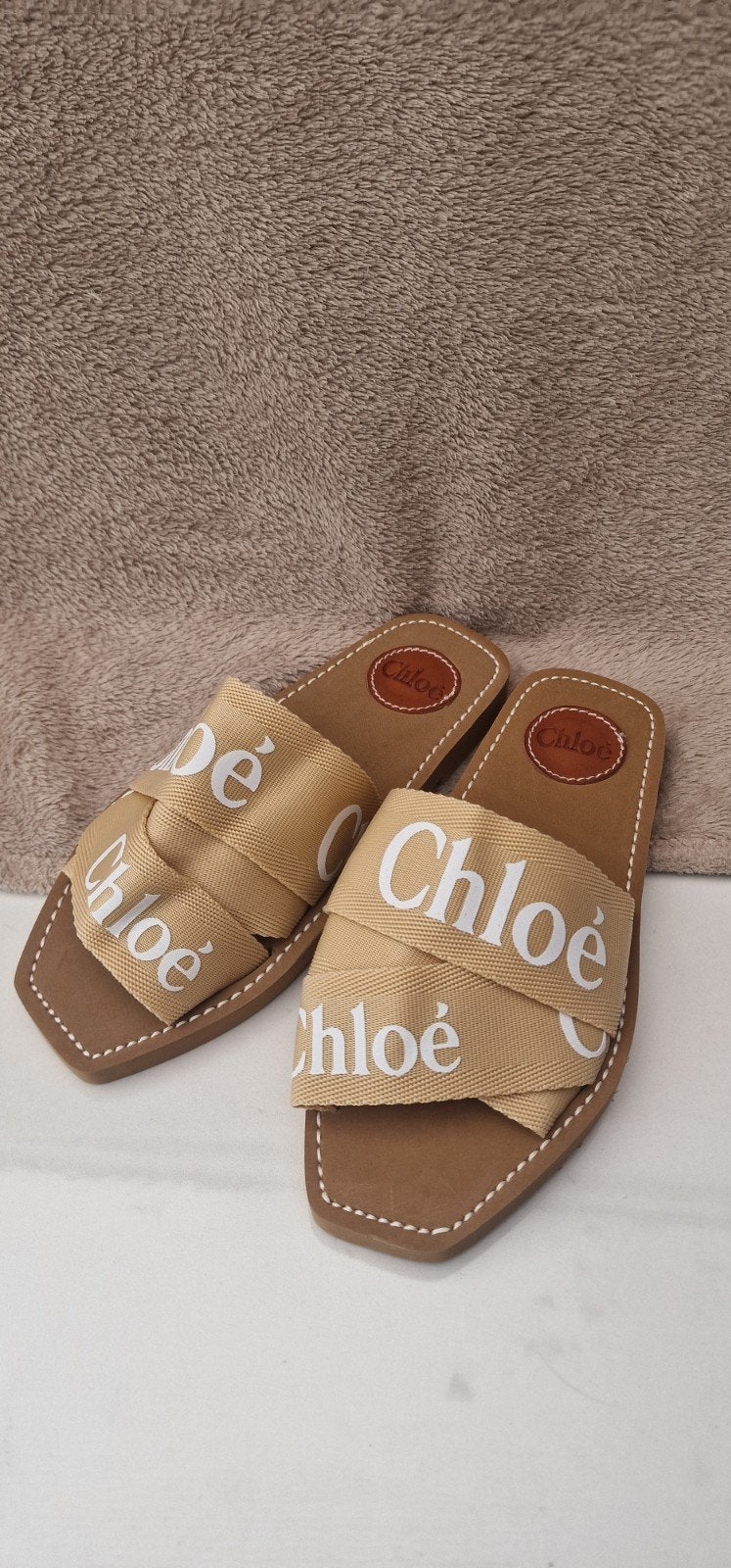 Chloe slippers maat 37 nieuw!, Kleding | Dames, Schoenen, Ophalen of Verzenden, Nieuw