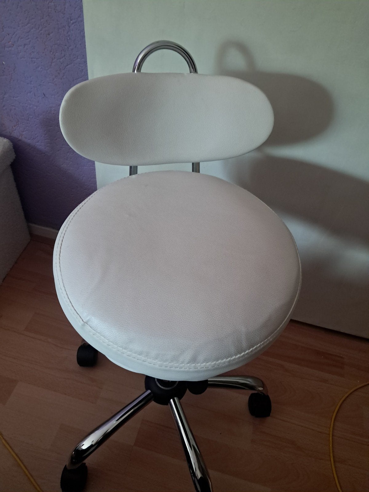 Witte kaptafel stoel met rugleuning en wielen, Ophalen, Zo goed als nieuw, Wit