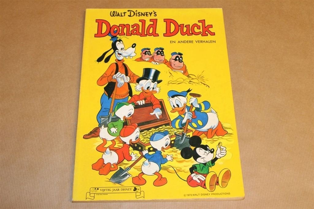 Donald Duck en andere verhalen - Album 1973, Boeken, Eén stripboek, Ophalen of Verzenden, Zo goed als nieuw
