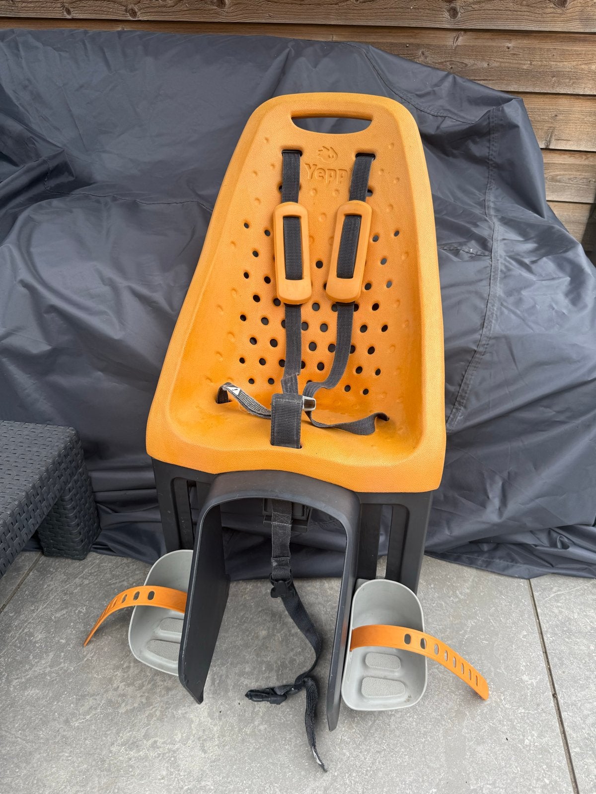 Yepp Fietsstoeltje Achterzitje Oranje incl Easyfit adapter, Fietsen en Brommers, Ophalen, Achterzitje, 9 t/m 36 kg, Gebruikt