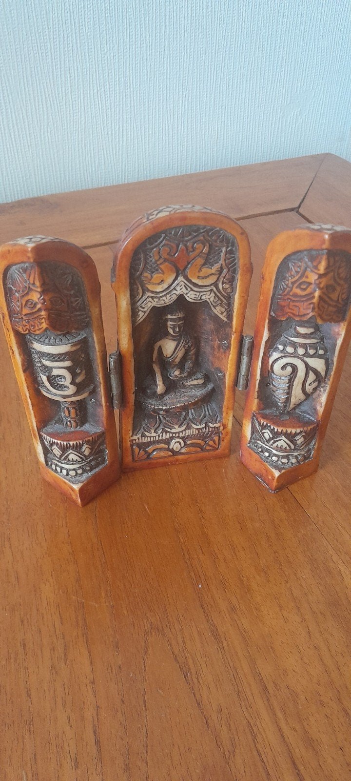 Antieke Boeddha reisaltaar in bewerkte koker, ivoor, Antiek en Kunst, Ophalen of Verzenden