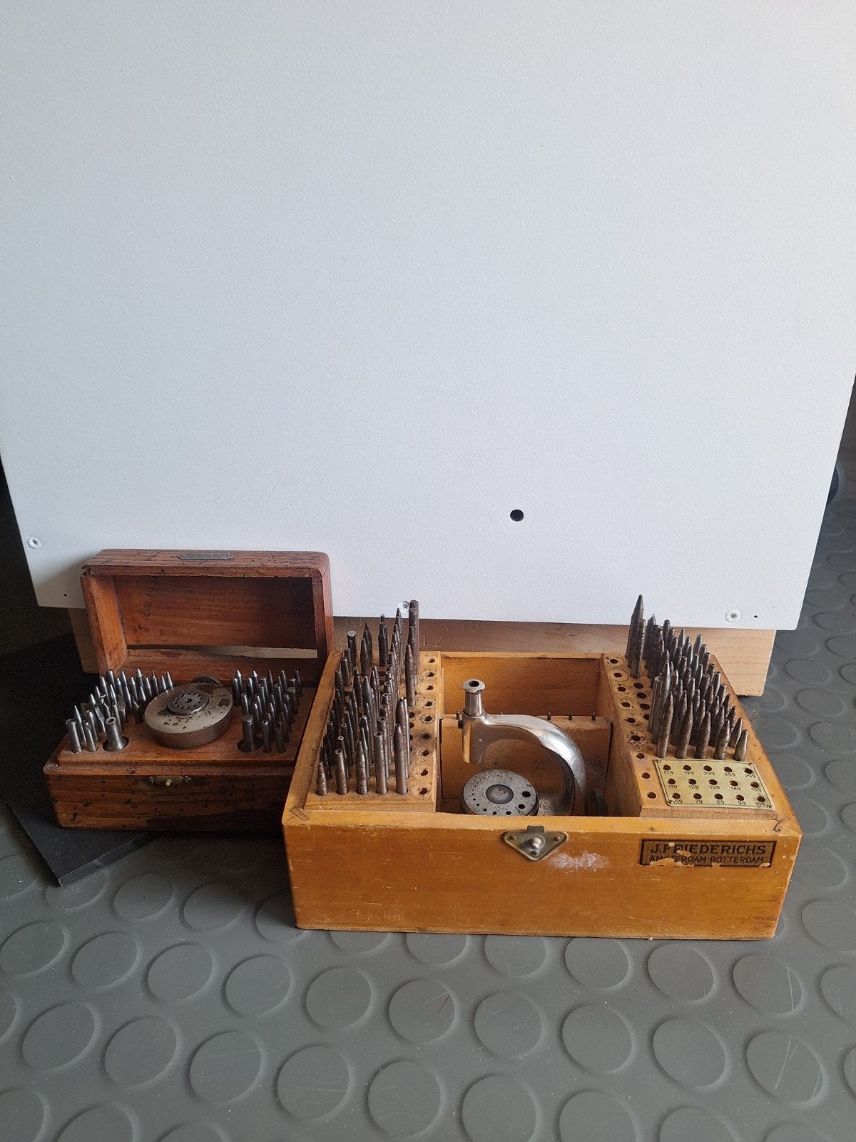 Triebniet / ponsendoos / staking tool voor de horlogemaker., Ophalen of Verzenden