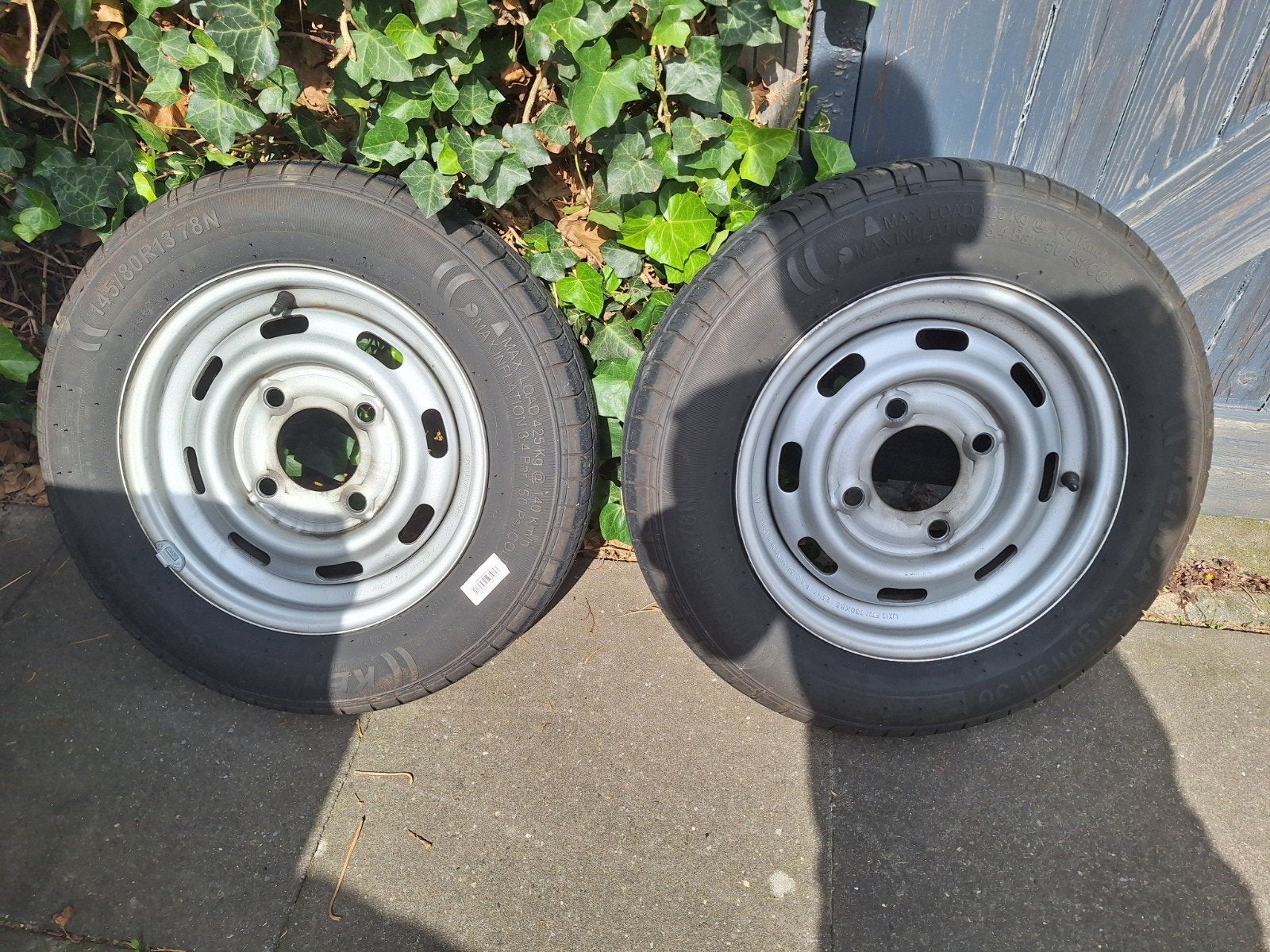 2x Band op velg 145/80R13 78N voor vouwwagen/aanhanger, Ophalen, Gebruikt