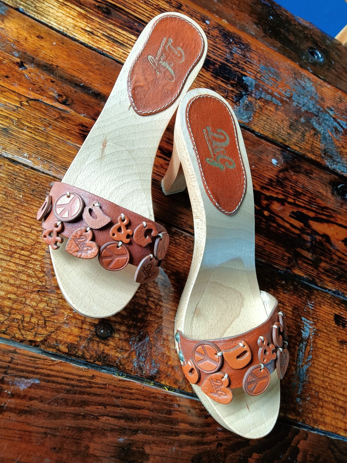 Dolce & Gabbana Zomerse Eyecatcher Muiltjes/Klompjes Maat 40, Kleding | Dames, Schoenen, Dolce & Gabbana, Bruin, Zo goed als nieuw
