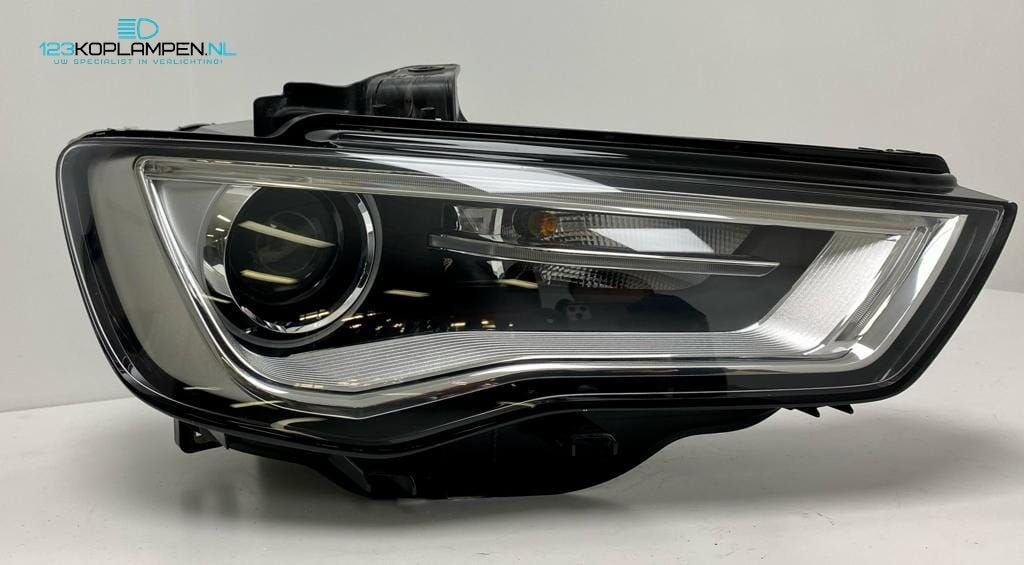 (VR) Audi A3 8V Xenon LED koplamp rechts 060/114K 044L