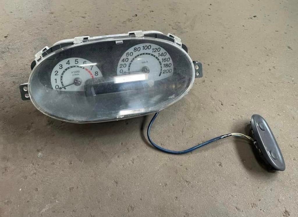 Dashboard Toyota Yaris 183187 km, Auto-onderdelen, Ophalen of Verzenden, Gebruikt, Toyota
