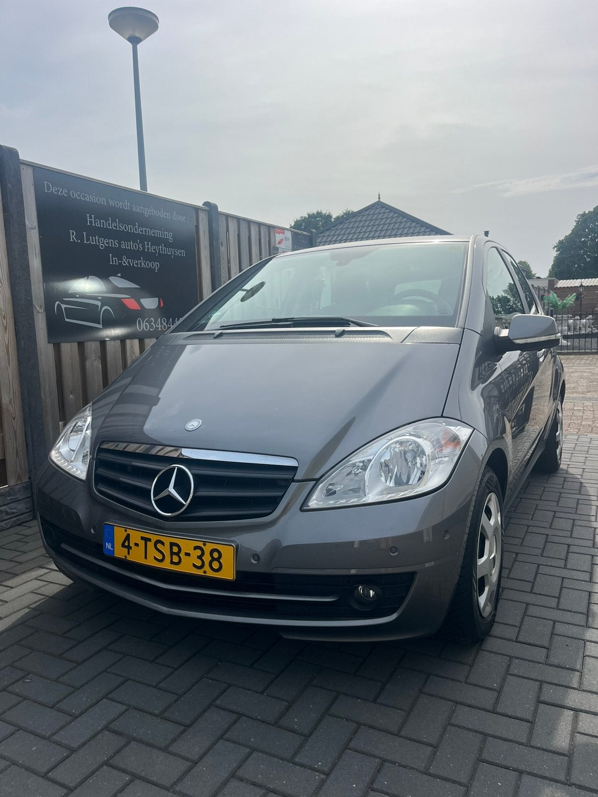 Mercedes-Benz A-Klasse 1.7 A180 5DRS CVT 2010 Grijs, Auto's, 15 km/l, Zwart, 4 cilinders, Bluetooth