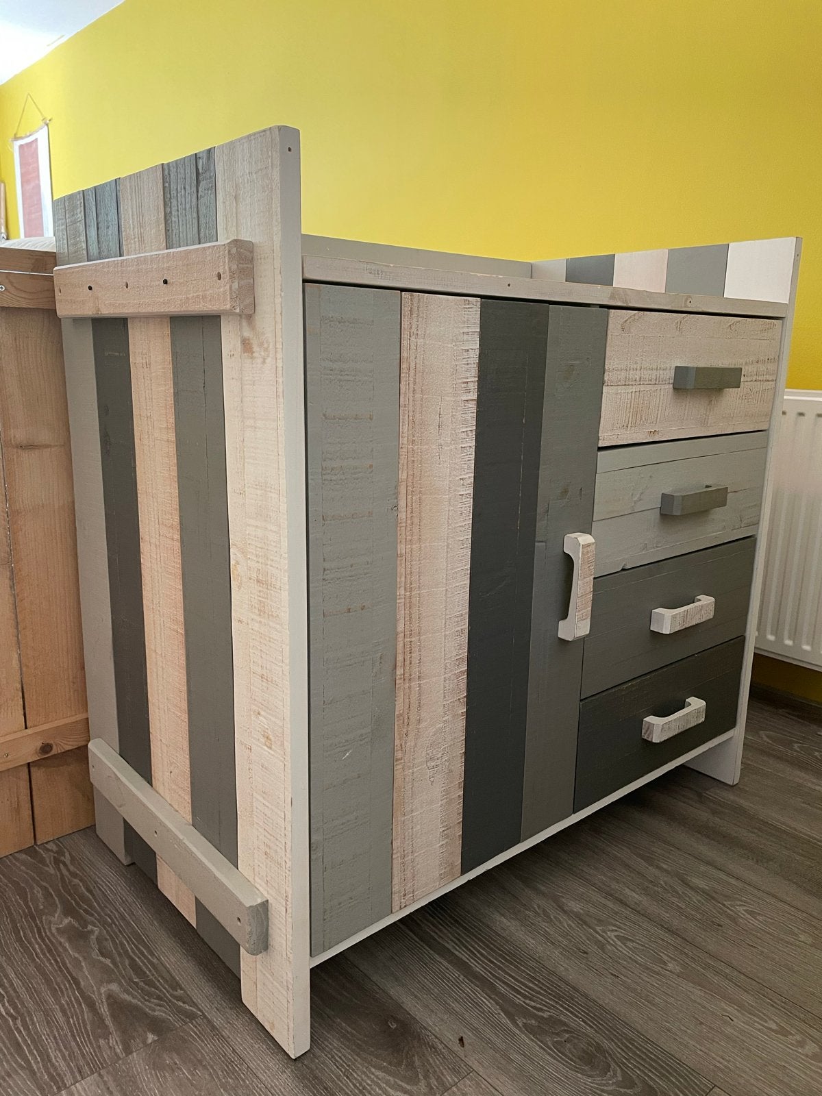 Houten Baby Commode - Gebruikt maar nogmaals in goede staat, Kinderen en Baby's, Kinderkamer | Commodes en Kasten, Gebruikt, 50 tot 70 cm
