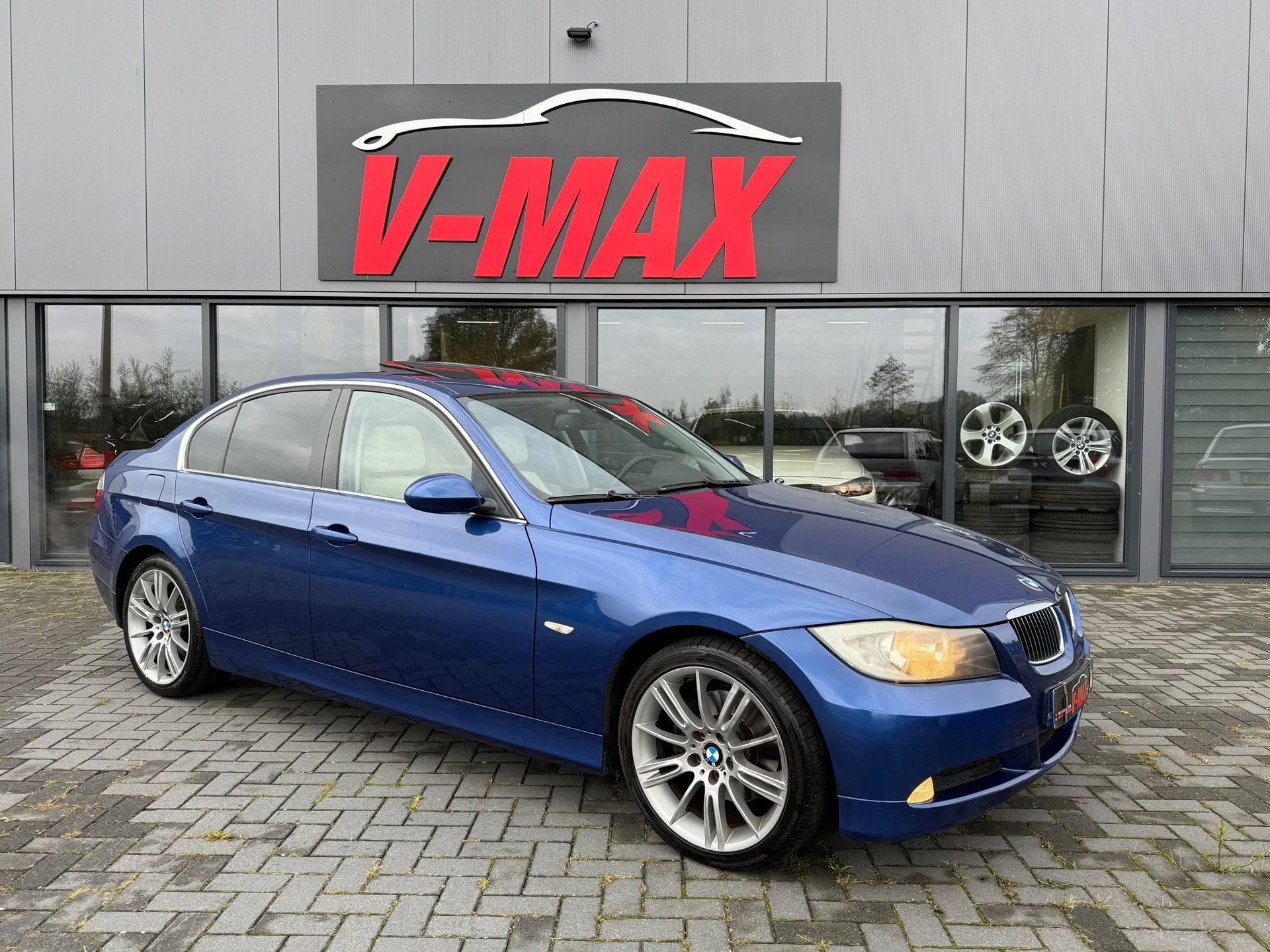 BMW 325i 3.0 AUT Sedan Schuifdak Leder Stoelvw Clima, Automaat, 745 kg, Achterwielaandrijving, Gebruikt