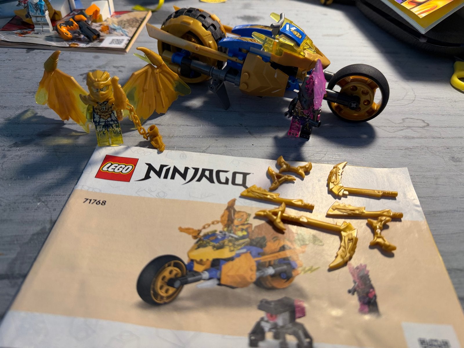 Lego Ninjago Jay's Gouden Draak Motorfiets (71768), Lego, Ophalen of Verzenden, Zo goed als nieuw, Compleet