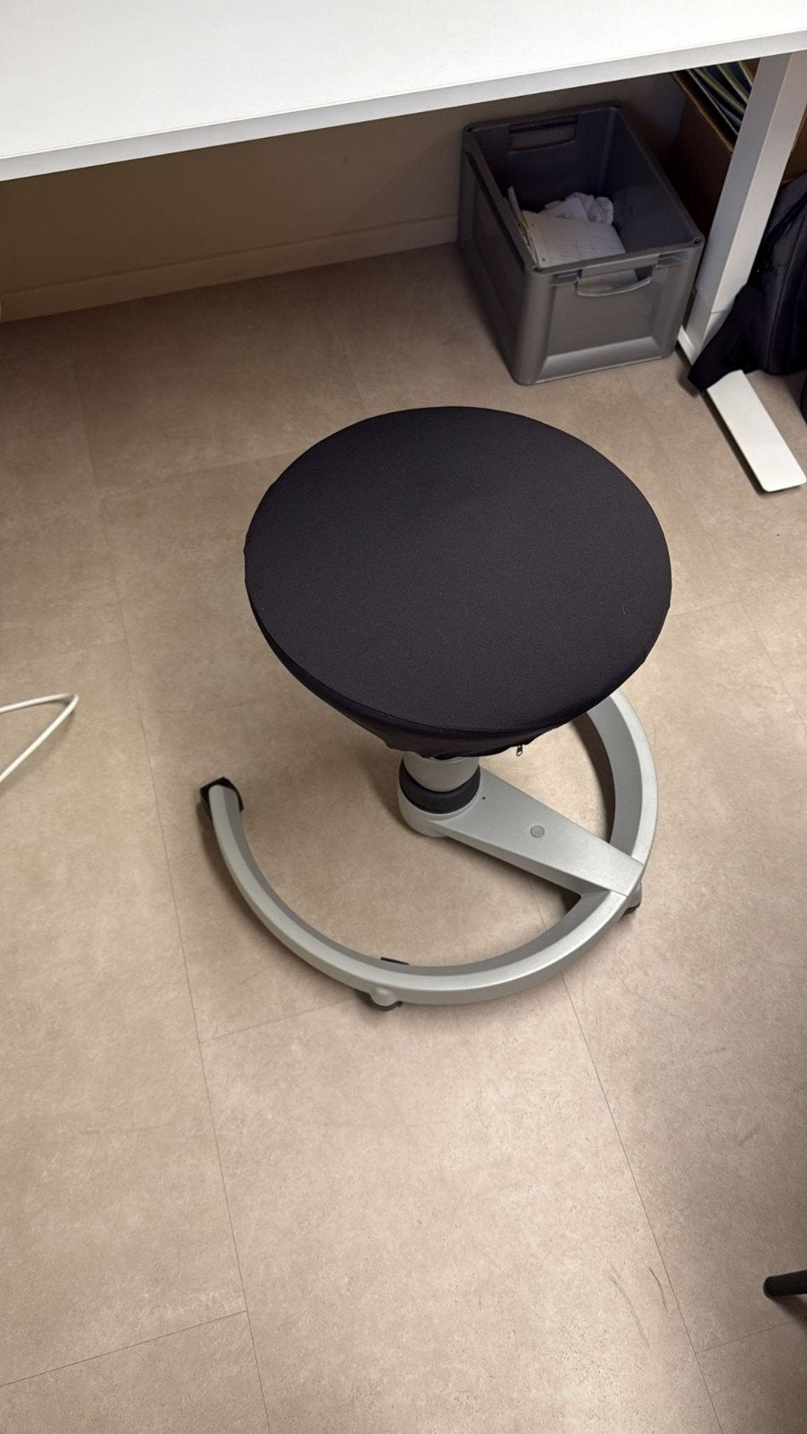 Ergonomische Swopper kruk met wielen - Microvezel, Ophalen, Zo goed als nieuw