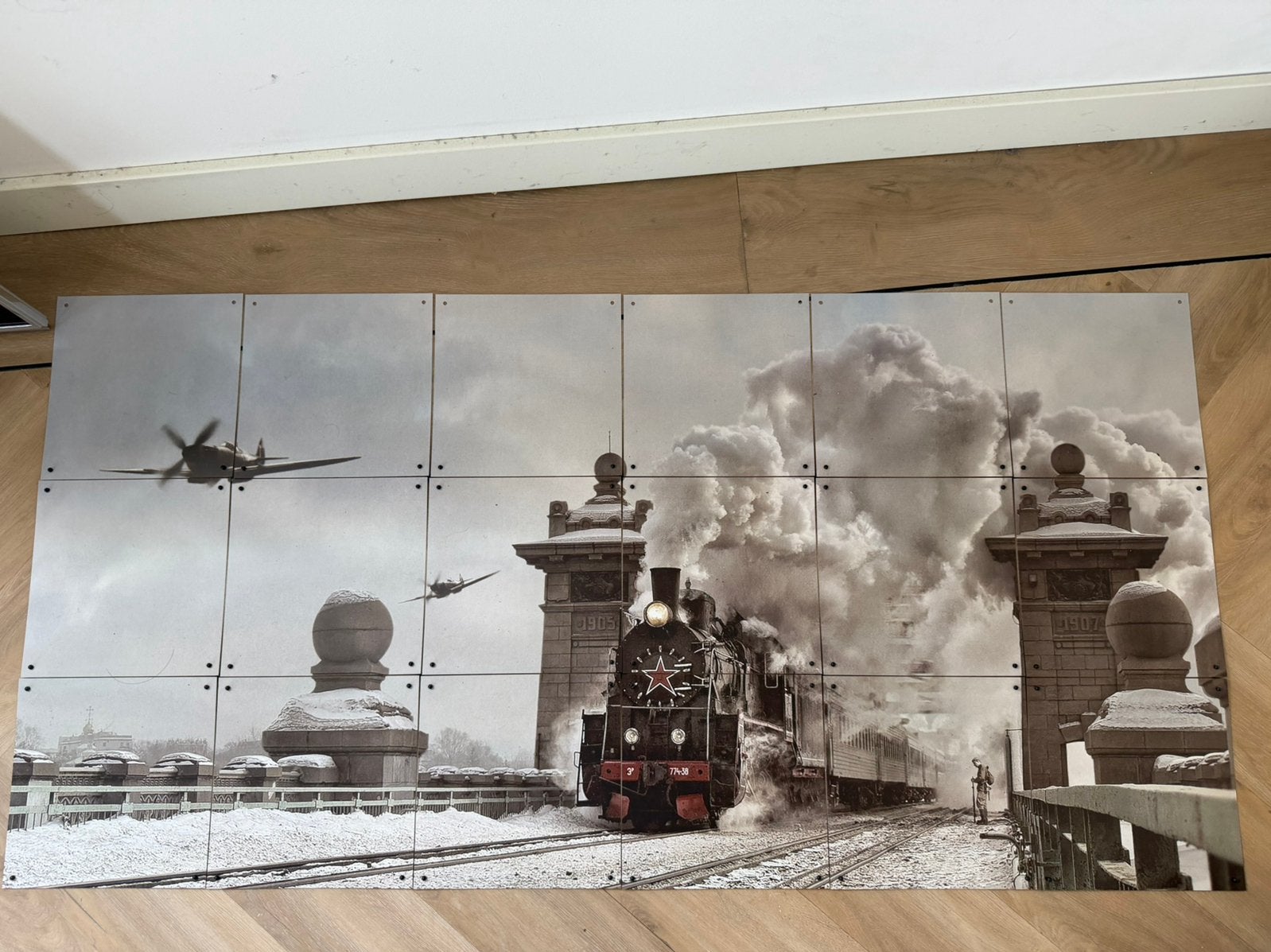 Gave IXXI met stoomtrein en vliegtuigen, Ophalen, 60 cm, Decoratieobject, Zo goed als nieuw