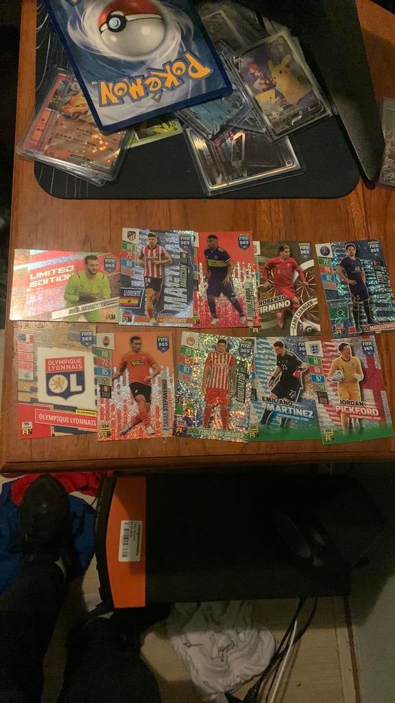 Voetbal kaarten, Hobby en Vrije tijd, Verzamelkaartspellen | Yu-gi-Oh!, Ophalen, Zo goed als nieuw, Meerdere kaarten