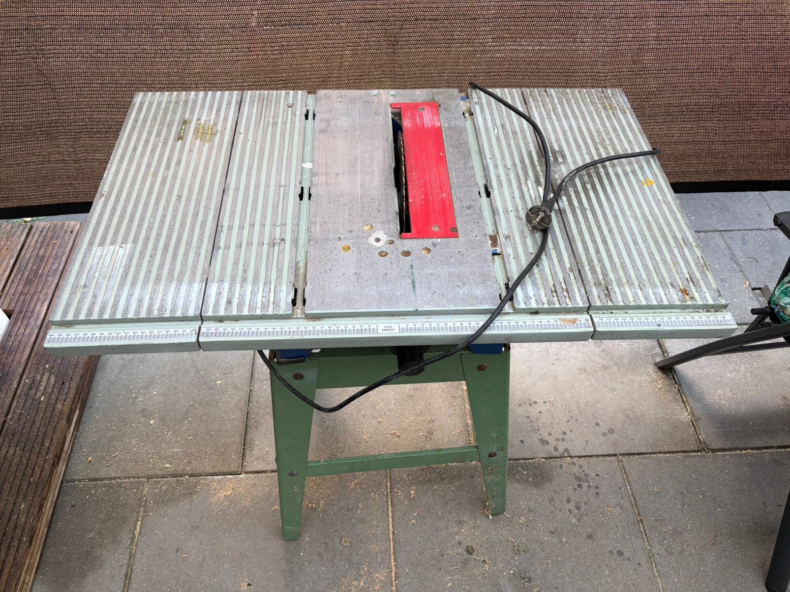 Goedwerkende zaagtafel met onderstel, Doe-het-zelf en Verbouw, Ophalen, Cirkelzaag, 70 mm of meer, Zo goed als nieuw