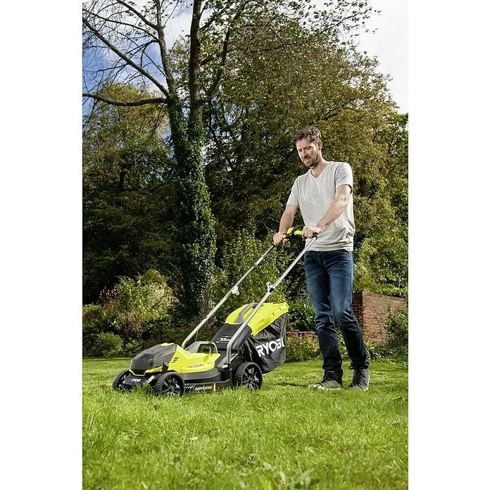 Ryobi accu grasmaaier - Zo goed als nieuw, Zwolle, Cirkelmaaier, ., Accu-grasmaaier