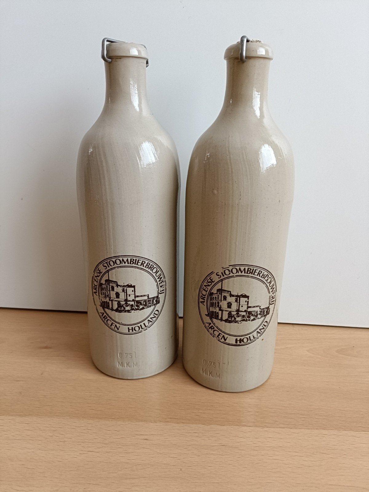2 kruiken Arcense Stoombierbrouwerij Arcen Holland, Verzamelen, Biermerken, Ophalen of Verzenden, Overige merken