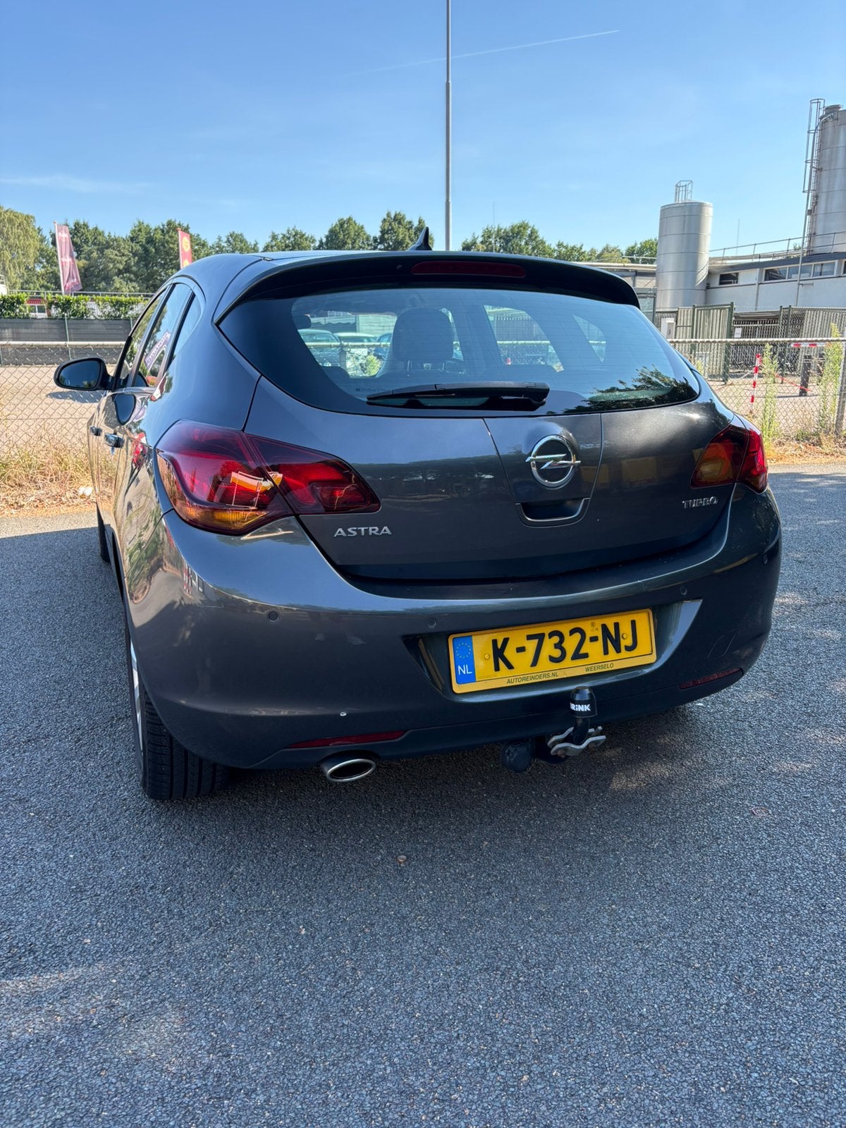 Opel Astra 1.6 Turbo 5D AUT 2010 Grijs, Auto's, Opel, Zwart, 4 cilinders, 14 km/l, 75 €/maand