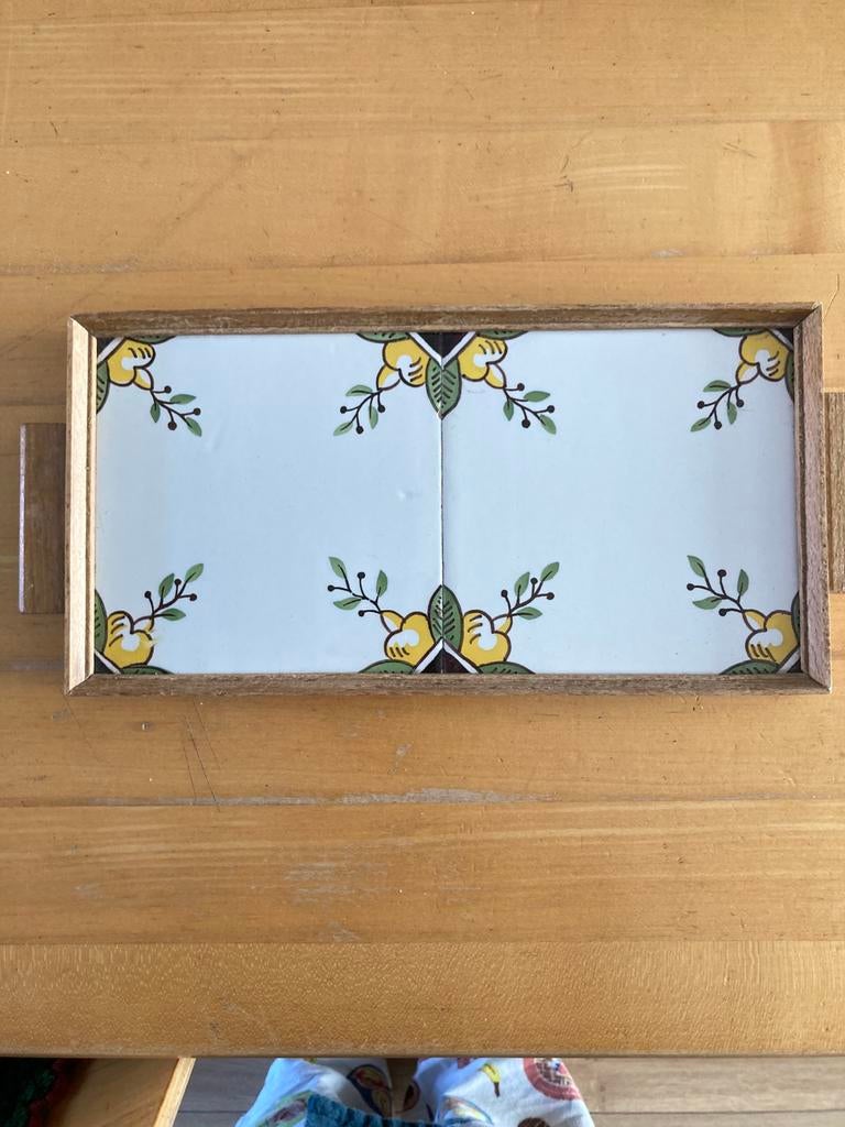 Antiek dienblad met 2 witte tegeltjes, handbeschilderd, Huis en Inrichting, Woonaccessoires | Dienbladen, Zo goed als nieuw, Ophalen of Verzenden